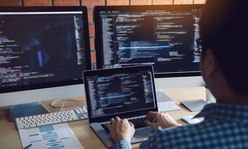 数据科学选型:R与Python如何赋能清浦区网站建设?